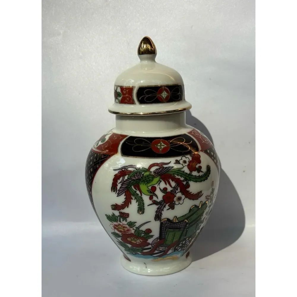Vintage  Japanese Imari Mini Porcelain Ginger Jar